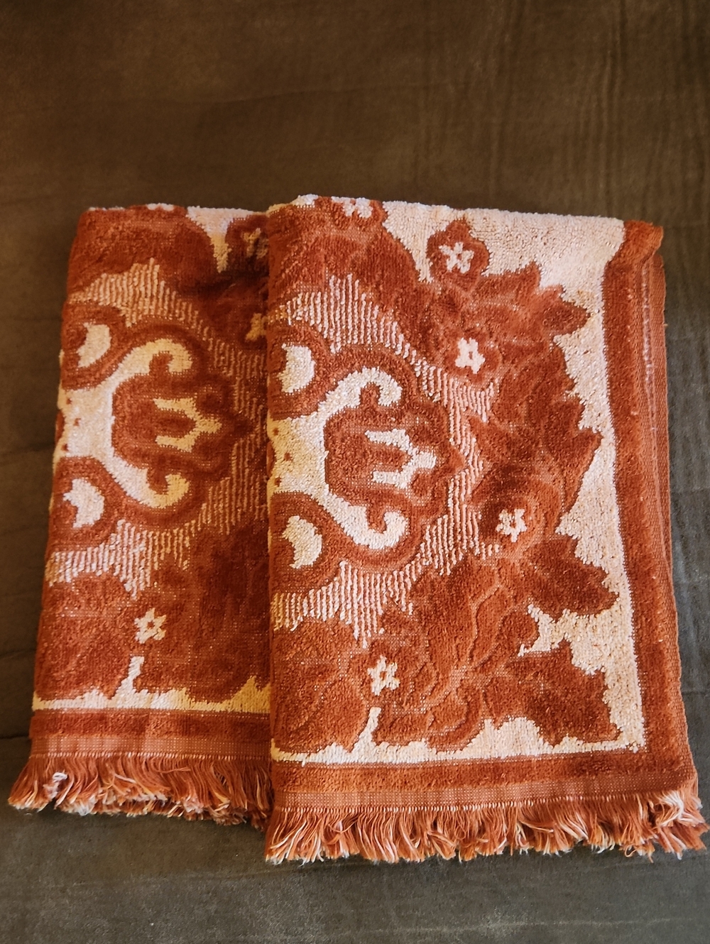 2 Vtg Tastemaker Orange Peach Sculpted Reversible Floral Hand Towels